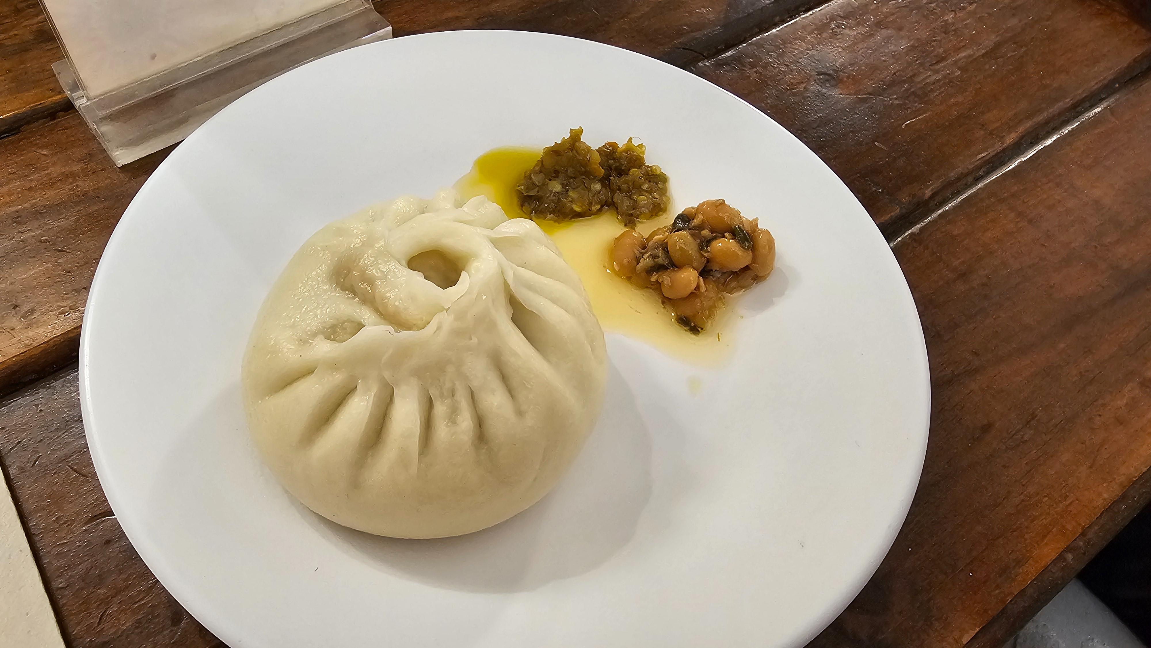 尼泊爾風味：特色水牛肉肉包與傳統沾醬